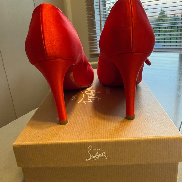 LOUBOUTIN (new!) 38.5 "Pumppie Wallis" mary-janes in Olé Red - Picture 4 of 9